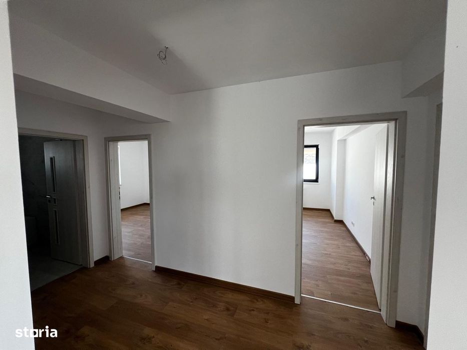 Casă nouă cu 4 camere și curte privată