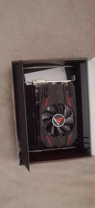Vând placa video AMD rx550