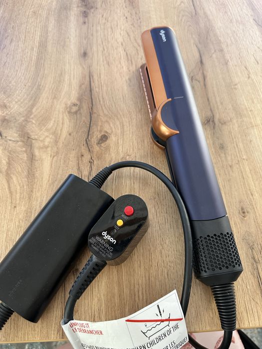 Преса за коса Dyson Airstrait