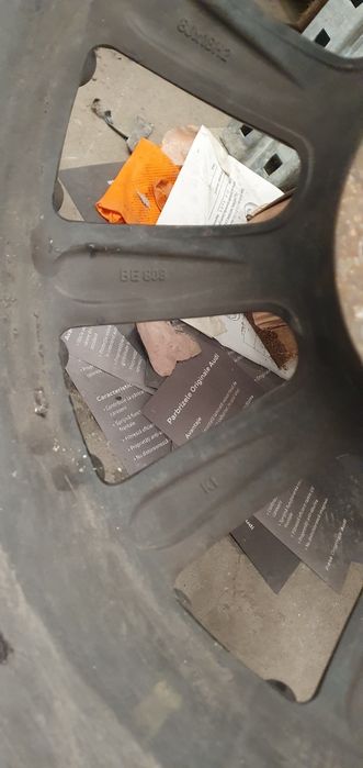 Vând jante R18 cu anvelope 245 40 R18