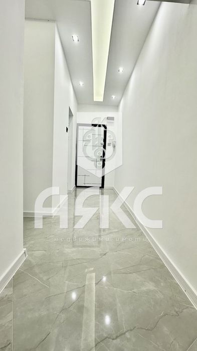 Продава се Двустаен апартамент в София, Свобода - 65 кв.м за 2724 €/кв.м - Снимка #11