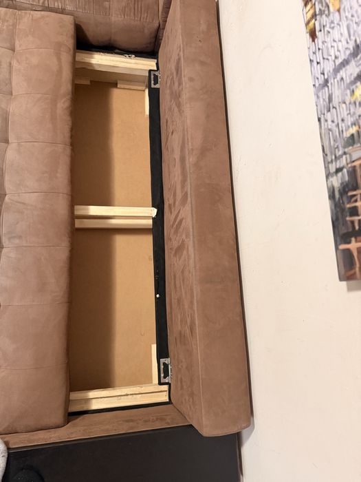 Разтегателен диван с ракла.