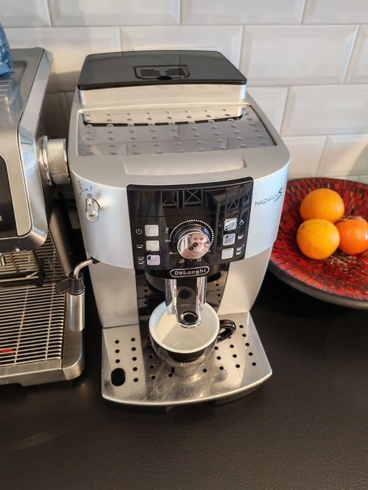 Se vinde ,Aparat cafea folosit doar 10 luni.