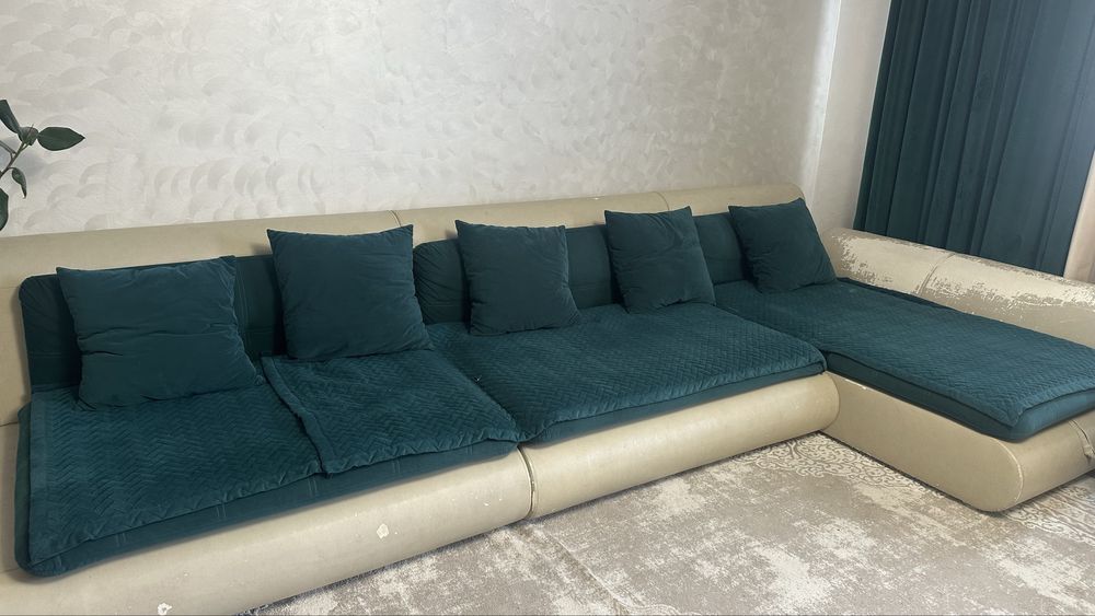 Продам диван в зал