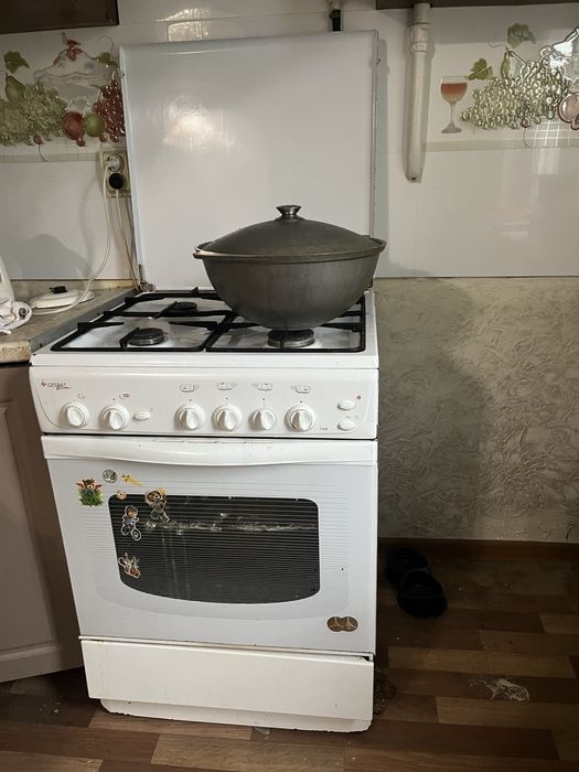 Отдам даром газовую плиту