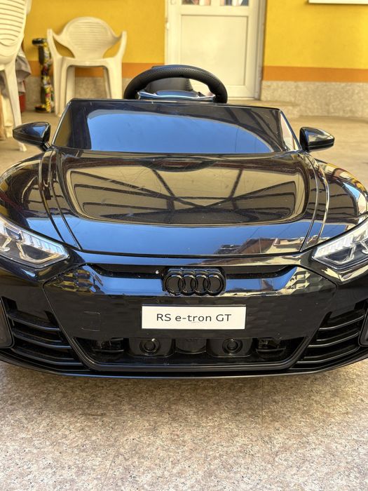 Vând masina electrica audi