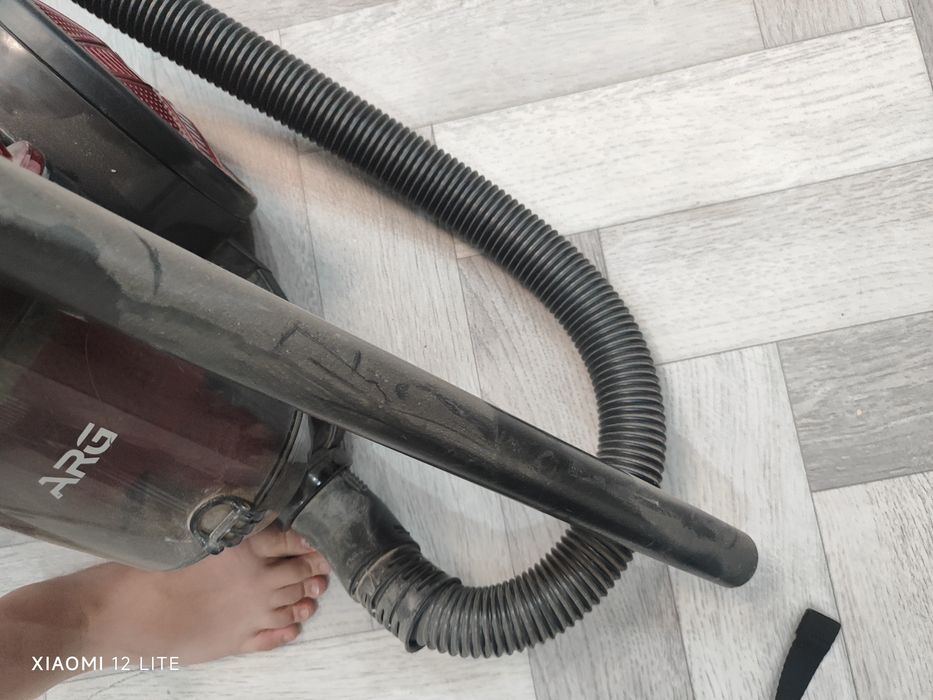 Пылесос без щётки срочно продаем