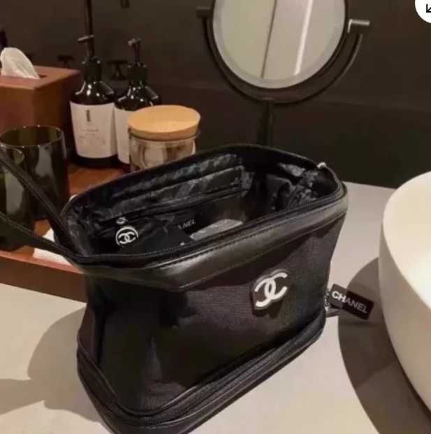 CHANEL несесер с двойно дъно