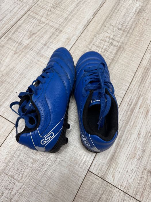 Бутсы футбольные