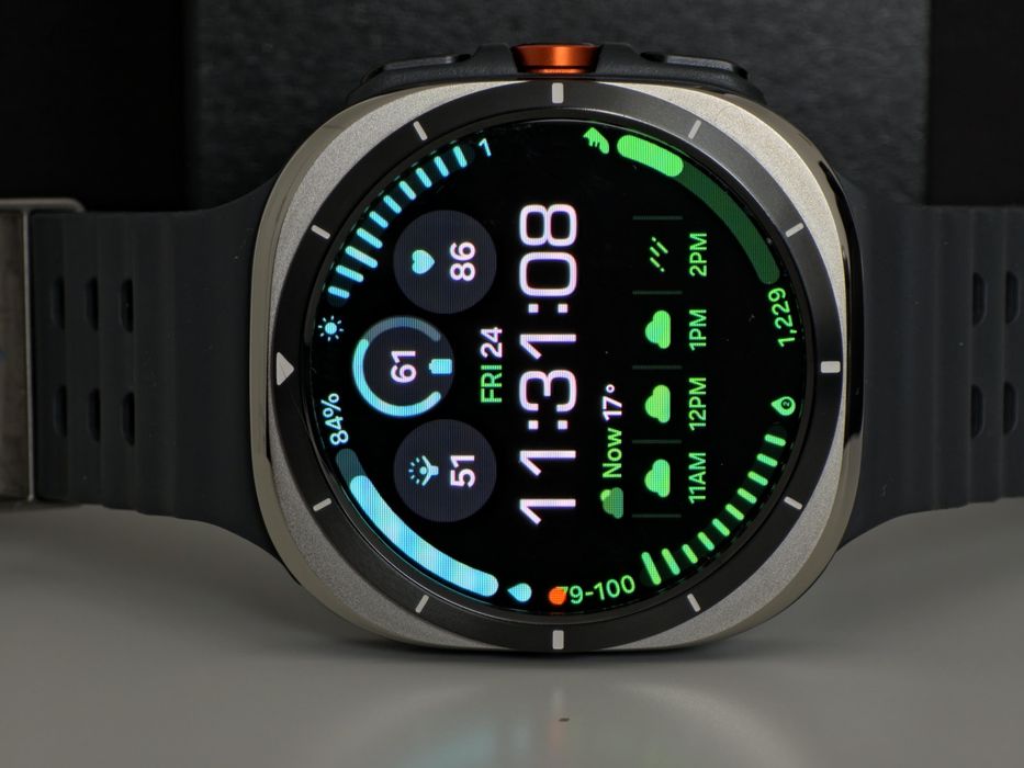 Samsung Galaxy Watch UItra schimb cu Watch8 Classic  sau Steam Deck
