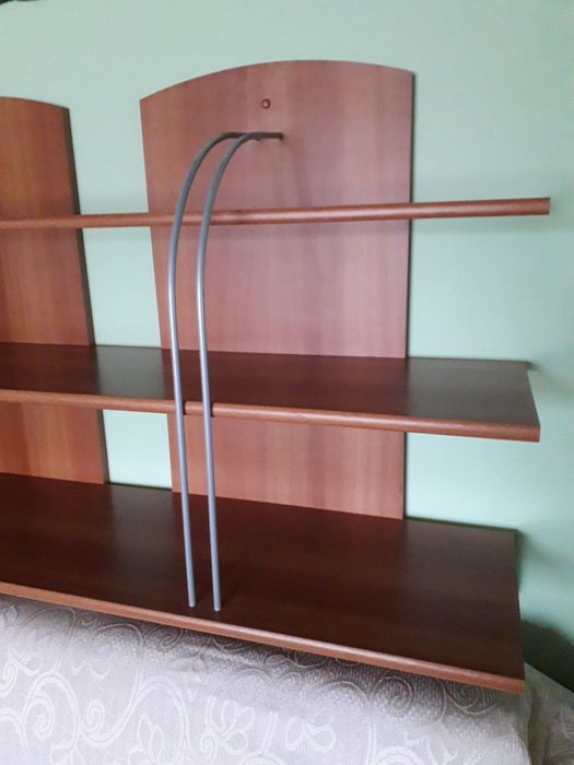 Bibliotecă suspendată