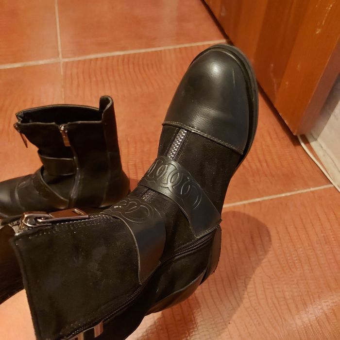 Продам осеннюю весенюю обувь