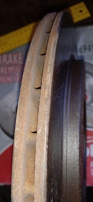 Диски тормозные.