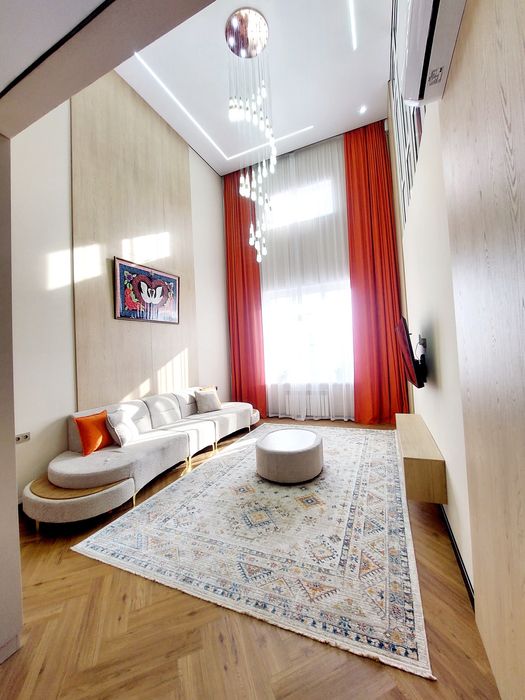 Срочно продаётся шикарная 4-х комнатная полноценная пентхаус-квартира!