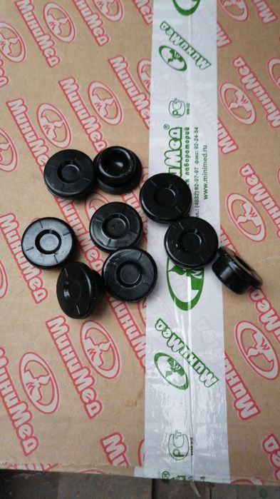 Пробки резиновые медицинские диамет 34мм .