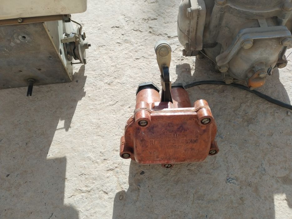 Бензин калонка запчасти сотилади