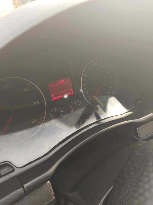 Vând golf 5 detalii în privat sau nr de telefon