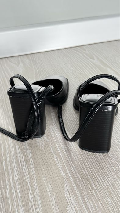 Туфли Zara черные
