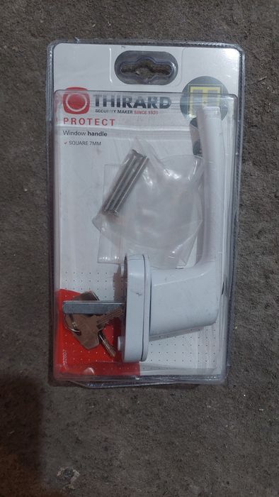 Дръжка за PVC прозорец с ключалка