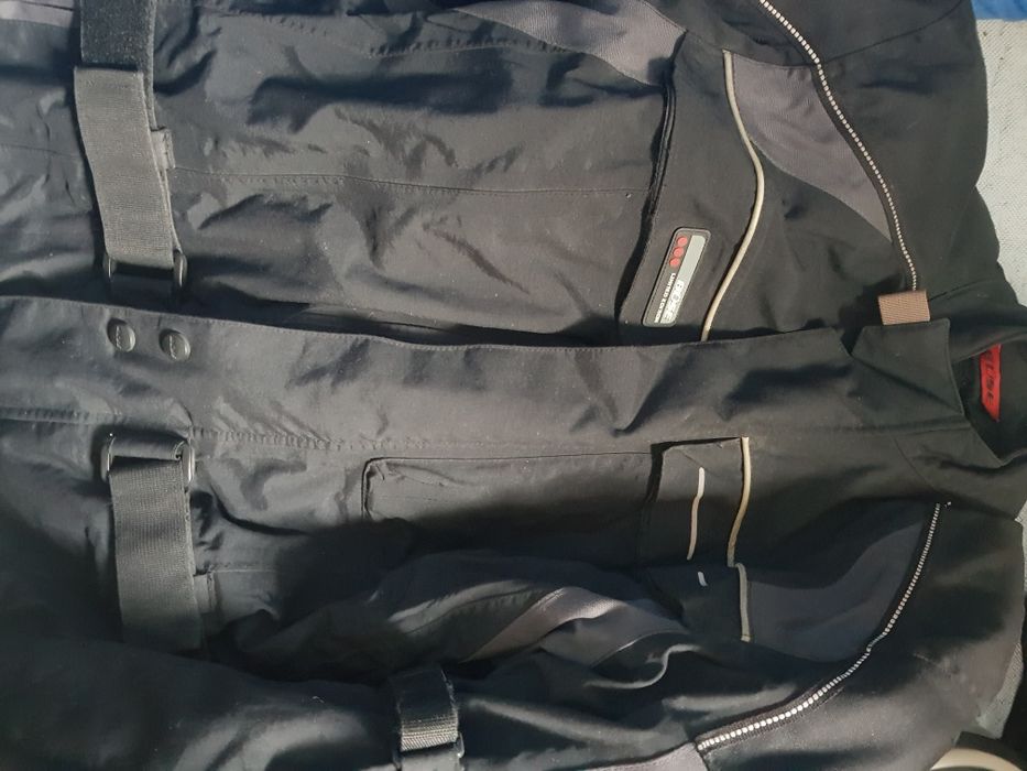Geaca motociclisti originală cu multe protectii