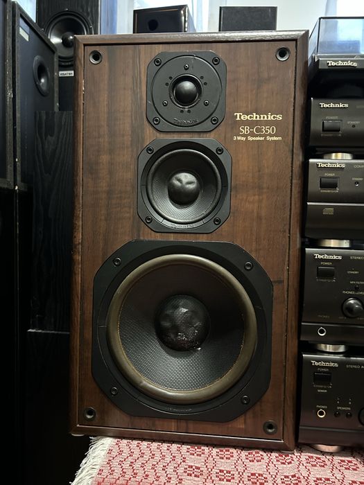 Sistem / linie audio TECHNICS cu boxe si pickup in satre perfecta de functionare