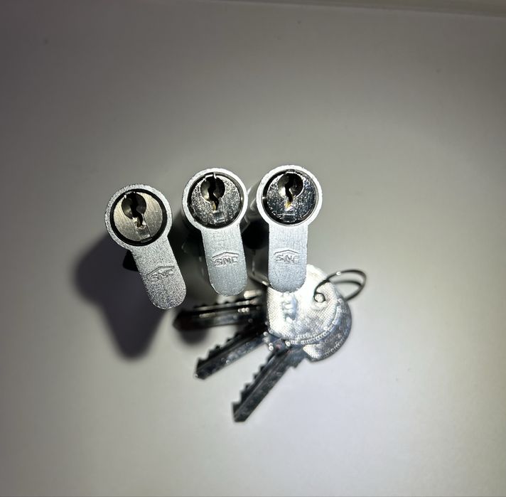 3 броя секретни патрони с еднаква секретност