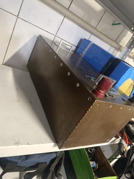 Батарея 100v 100a