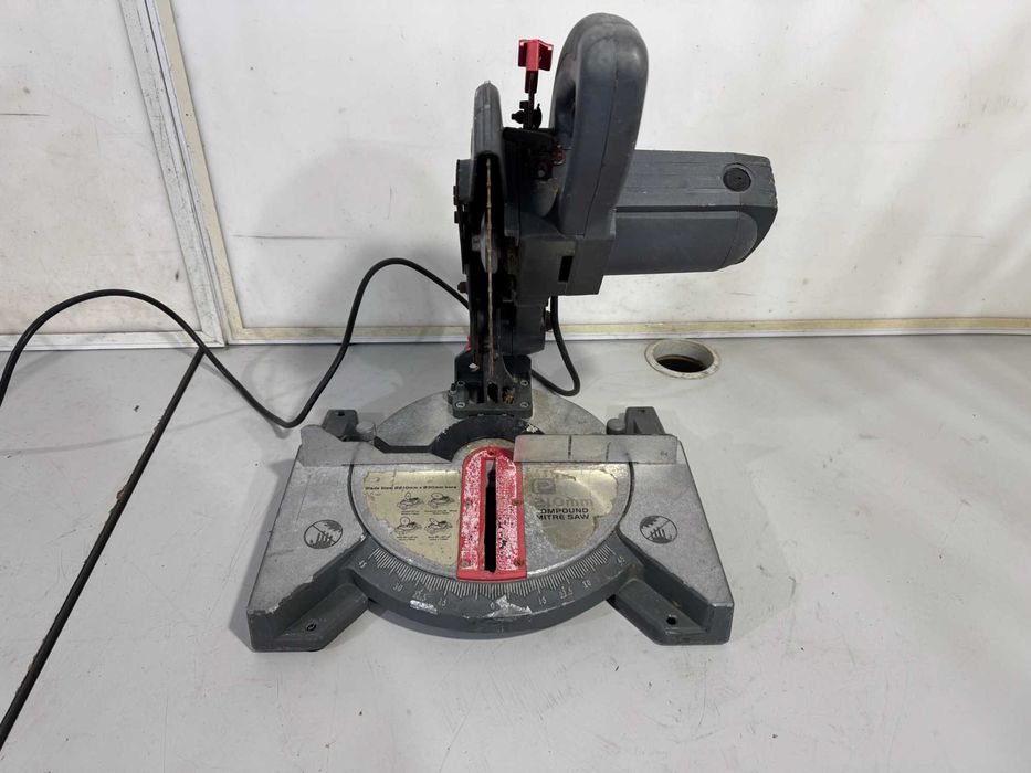 Циркуляр пендула - Pro  1200W / 210mm