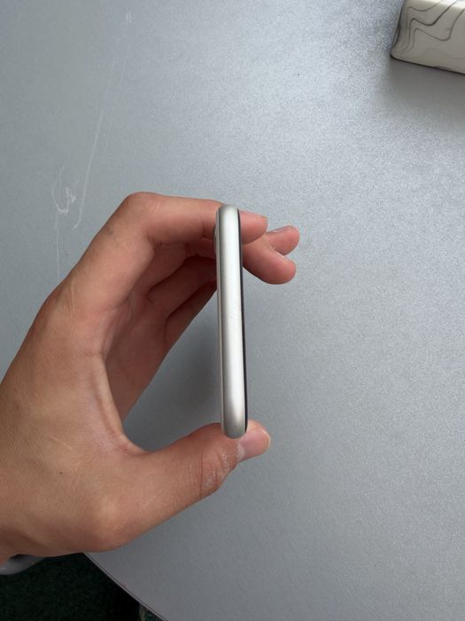 iPhone SE  (2nd)