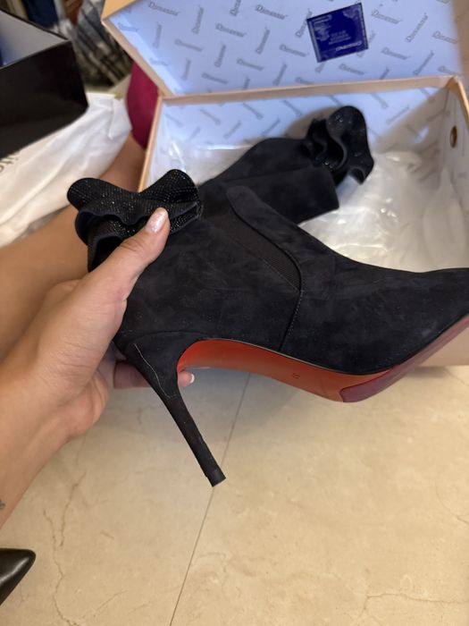 Замшевые ботильоны