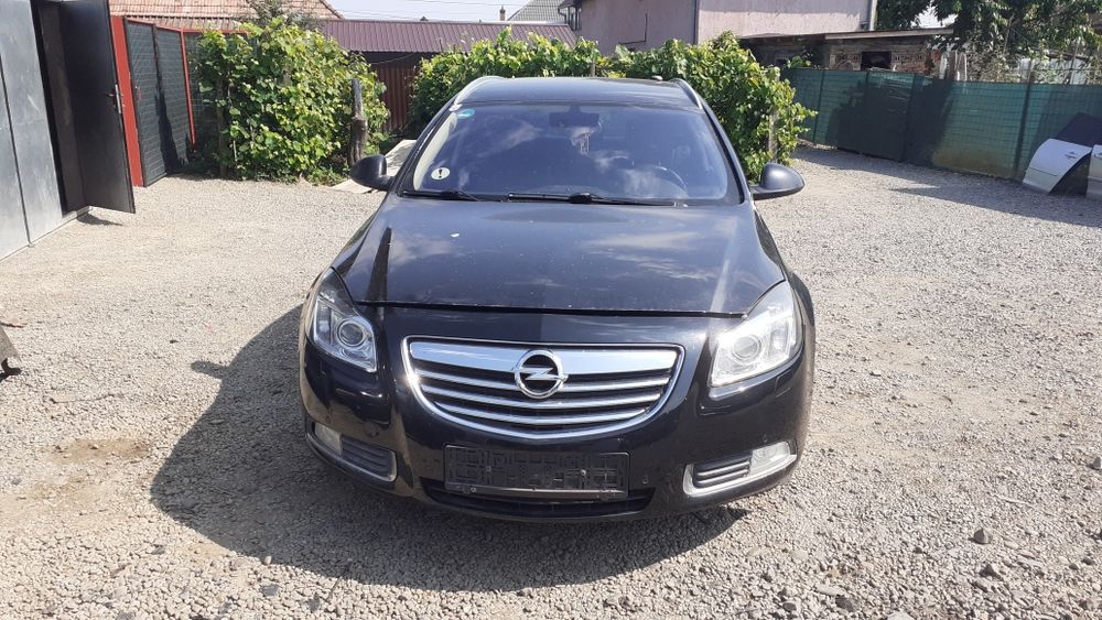Dezmembrez Piese Opel Insignia 2.0 4x4 Din 2010