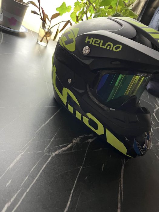 Casca motocross impecabila