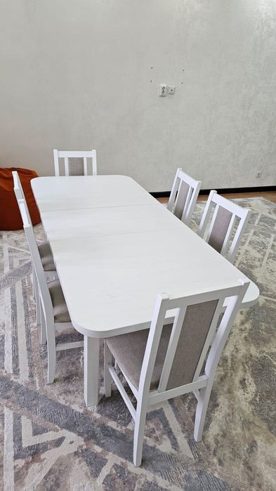Стол со стульями