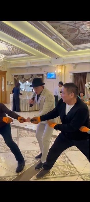 Асаба, Тамада, Ведущий,
