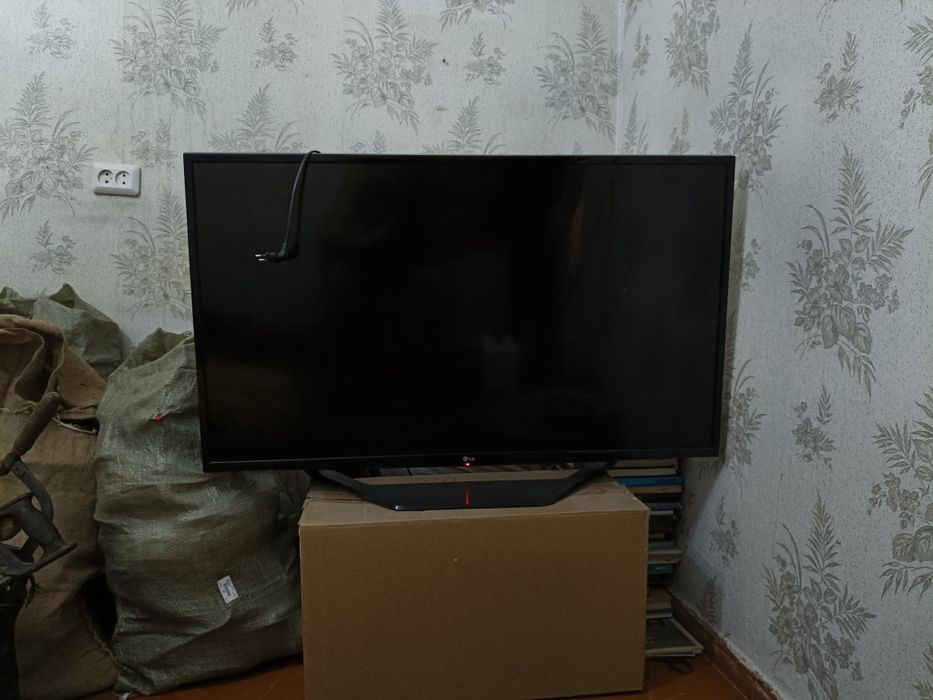 Продам Телевизор LG