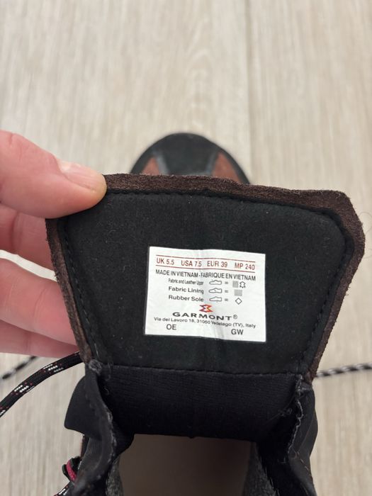 Bocanci de munte damă Garmont, mărimea 39,Vibram & Gore-Tex – stare foarte bună