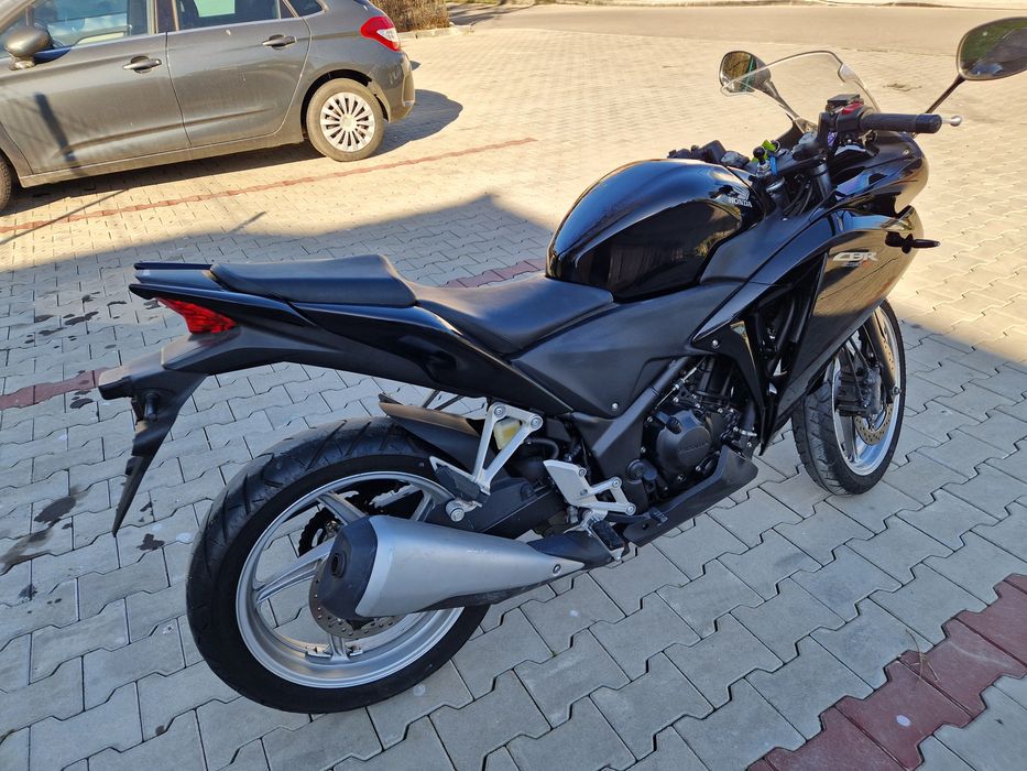 HONDA CBR 250 black