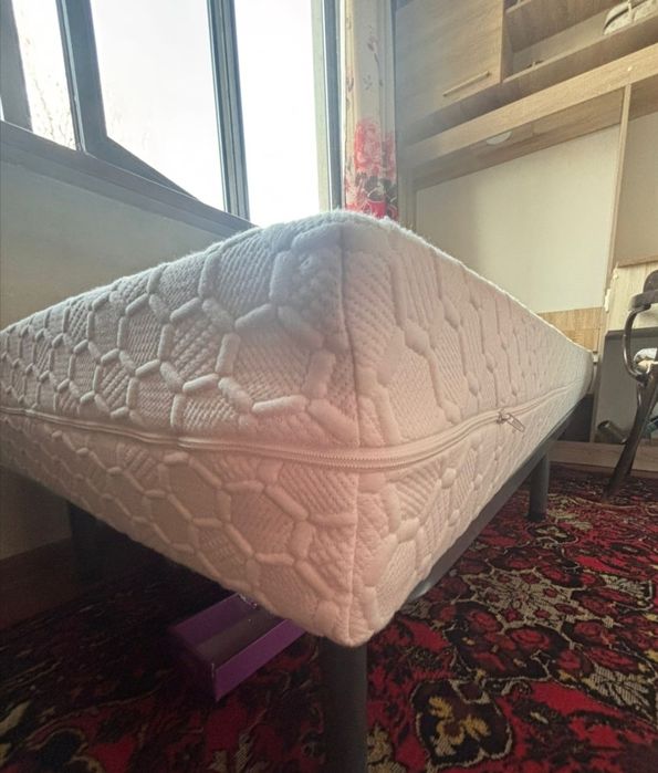 Продам матрас и поддон для матрасав отличном состоянии