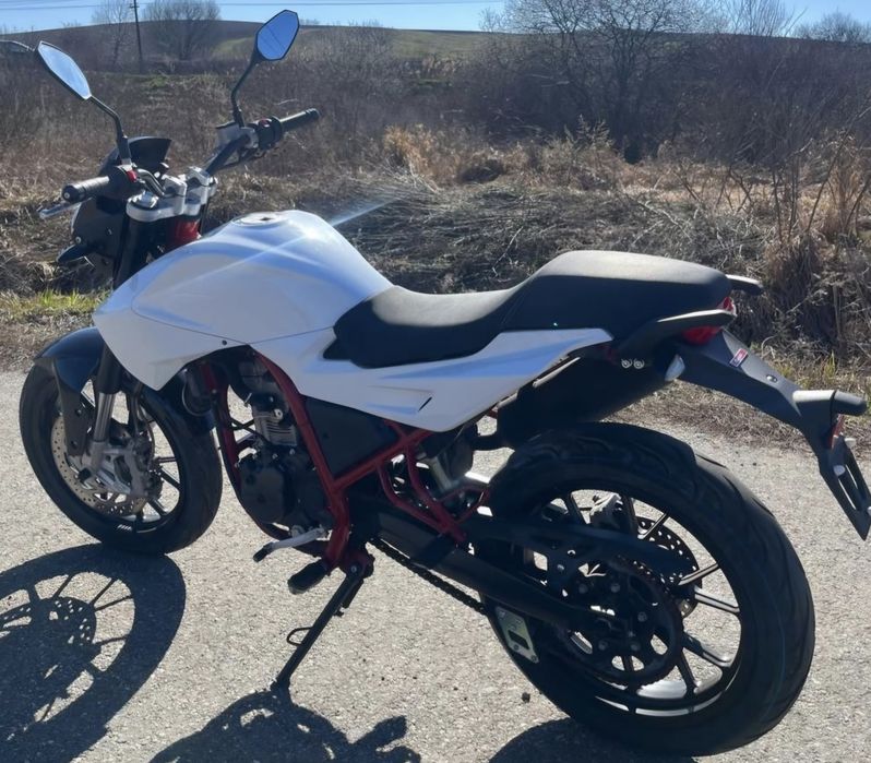 Motocicleta 125 cm³ Malaguti Cento Pro(KSR), an 2021-2300 km