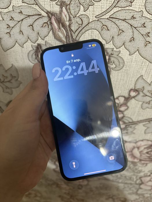 Продам  Айфон 13