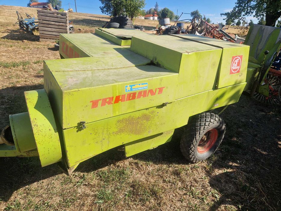 Balotiera presa de balotat Claas