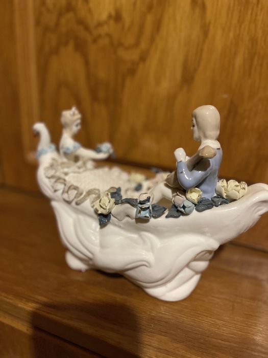 Bibelou deosebit. Domn si doamna in lebada