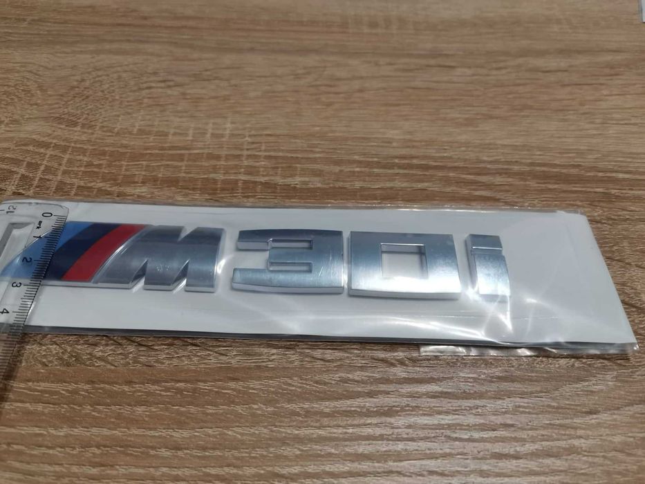 BMW M30i сребриста емблема