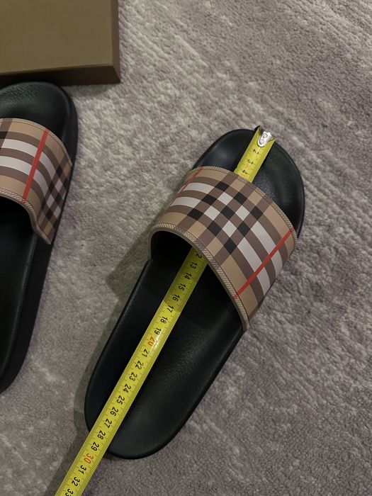 чехли burberry кафеви