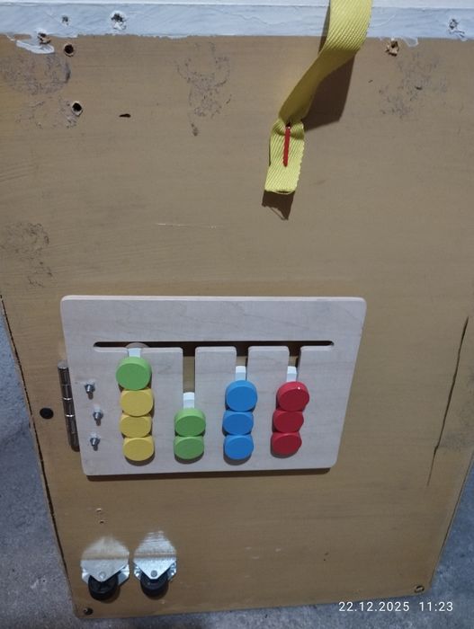 Монтесори обучителен куб Montessori busy board