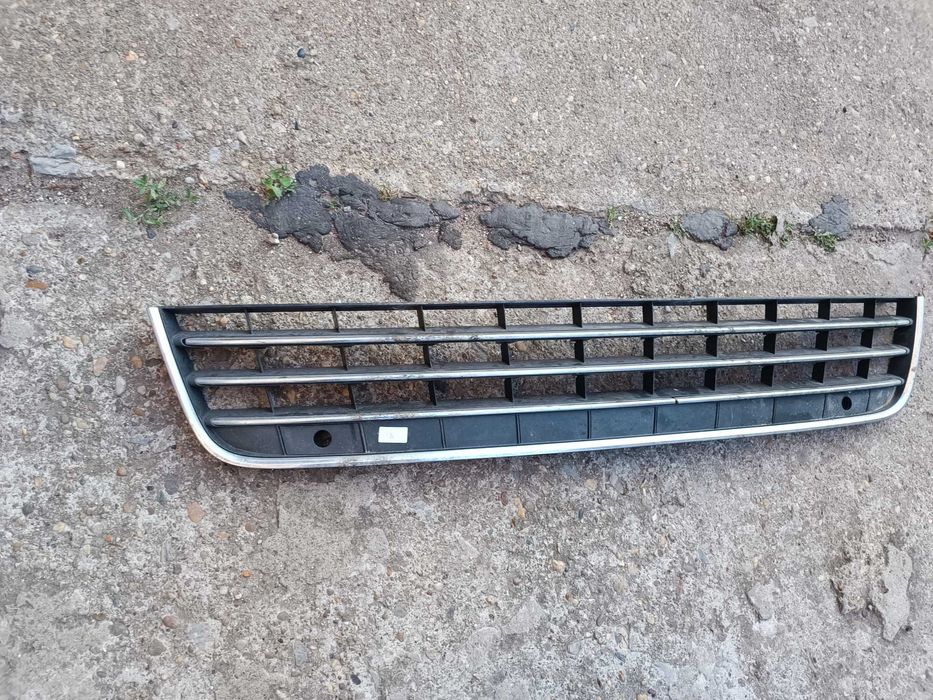 решетка предна броня Touareg 7P6 (2015)