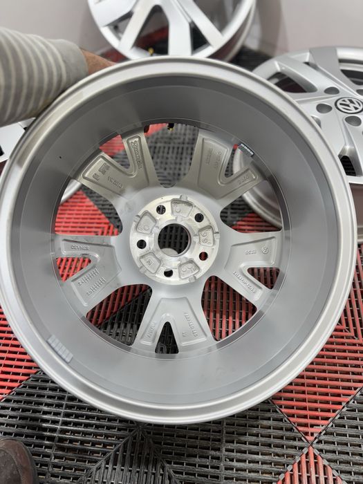 Jante Originale VW R 17 Tiguan ,T-Roc, Passat B6-B7-B8) Golf (5-6-7-8) Jetta, Touran !