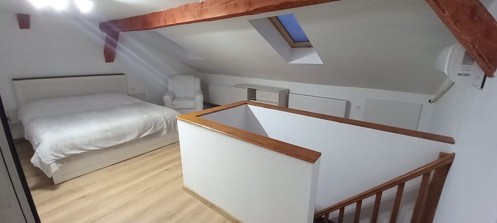 Închiriez apartament în Sanpetru