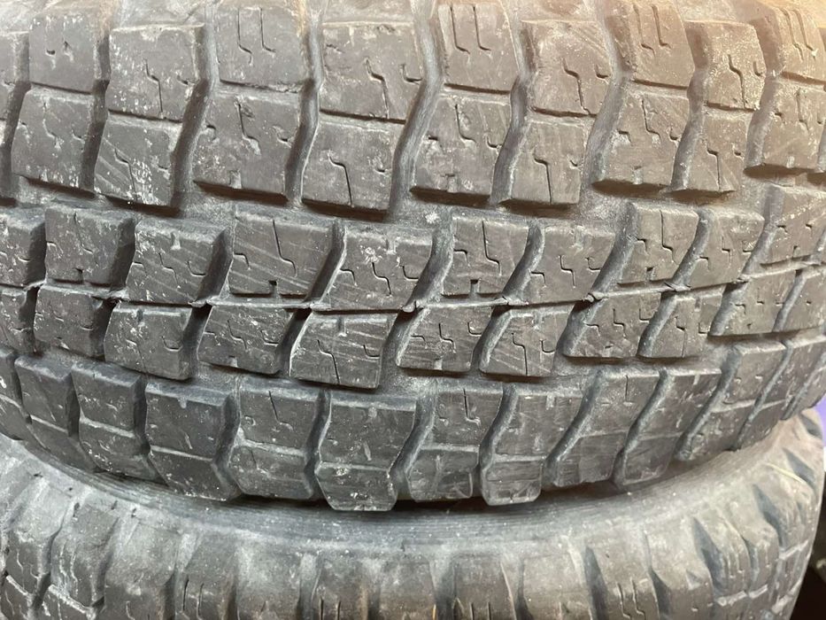 Продавам гуми 235/75/15