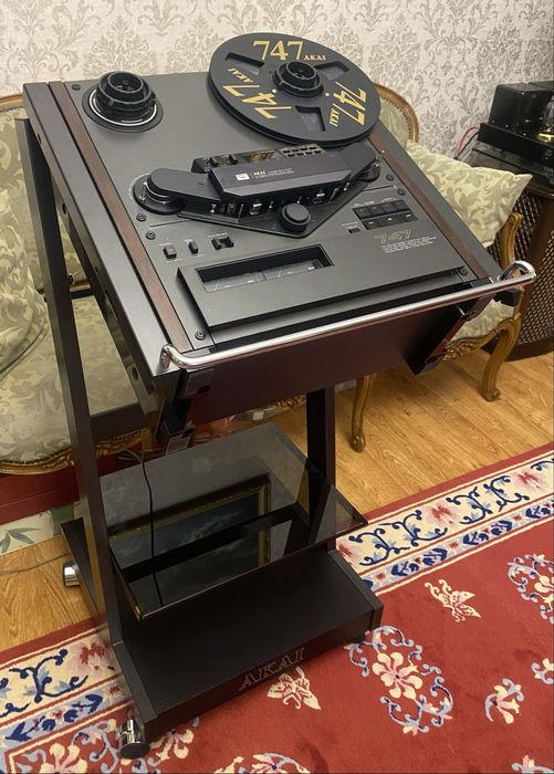 Магнитофон Akai gx747